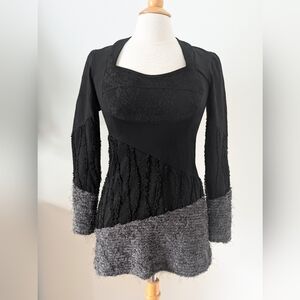 MADE IN QUEBEC - Kollontaï black and gray long-sleeve tunic SMALL